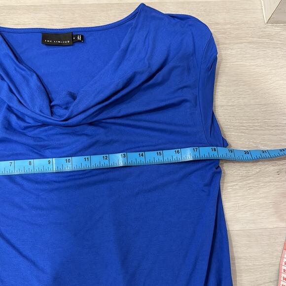 The Limited Pre loved draped front Top with elastic Bottom. - Picture 5 of 6